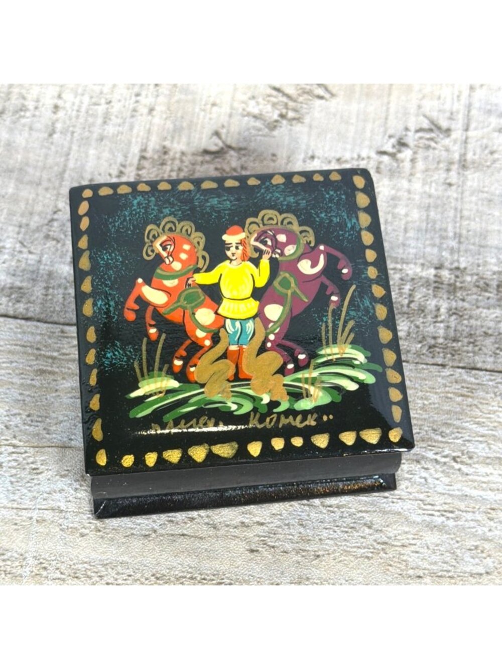 Vintage Hand Painted Russian Fairy Tale Black Red Lacquer Trinket Box Hinged Lid - Picture 5 of 11